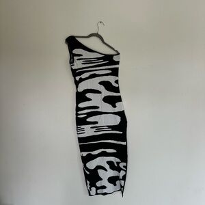 Black and White Asymmetrical One-Shoulder Bodycon Dress